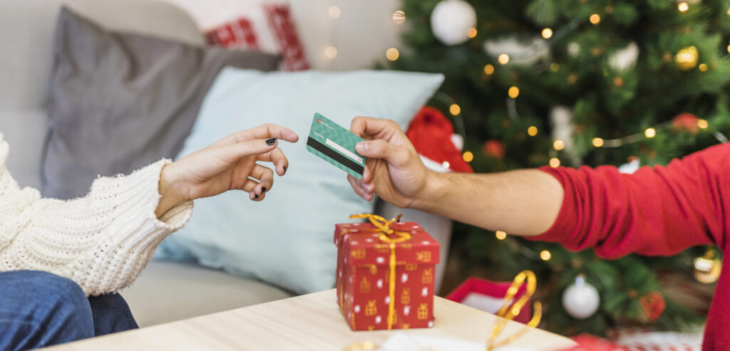 Dicas para economizar nas compras de natal